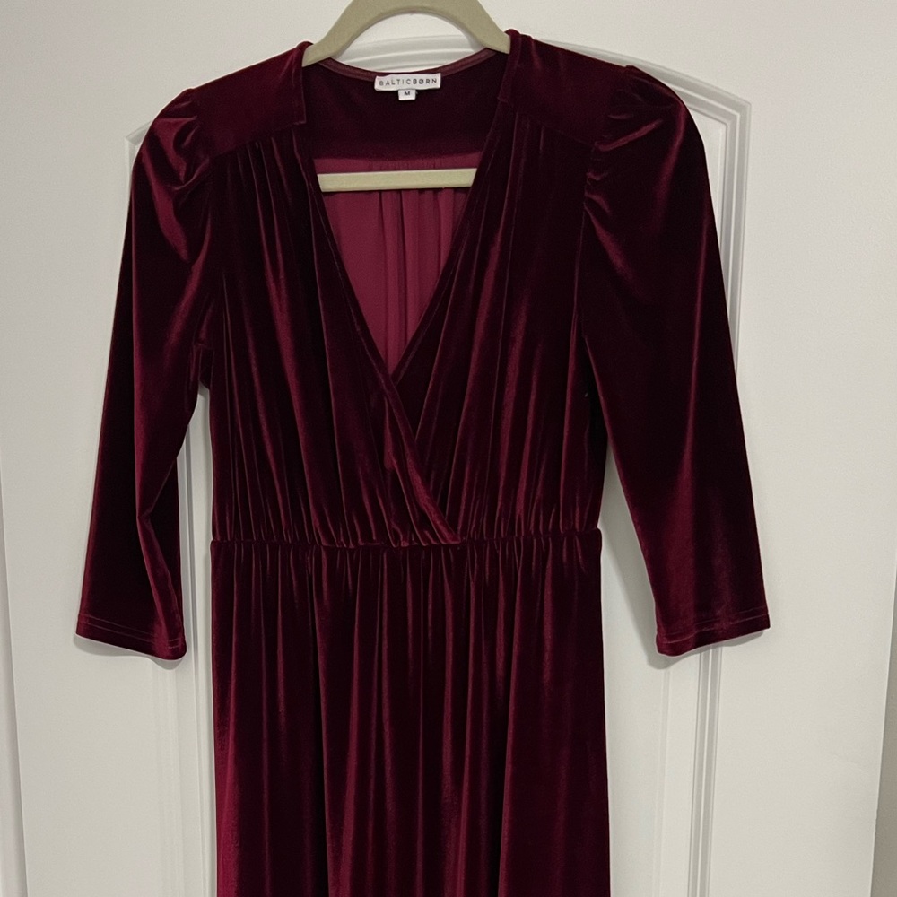 Baltic Born Size Medium Sofia Velvet Maxi 3/4 length sleeves